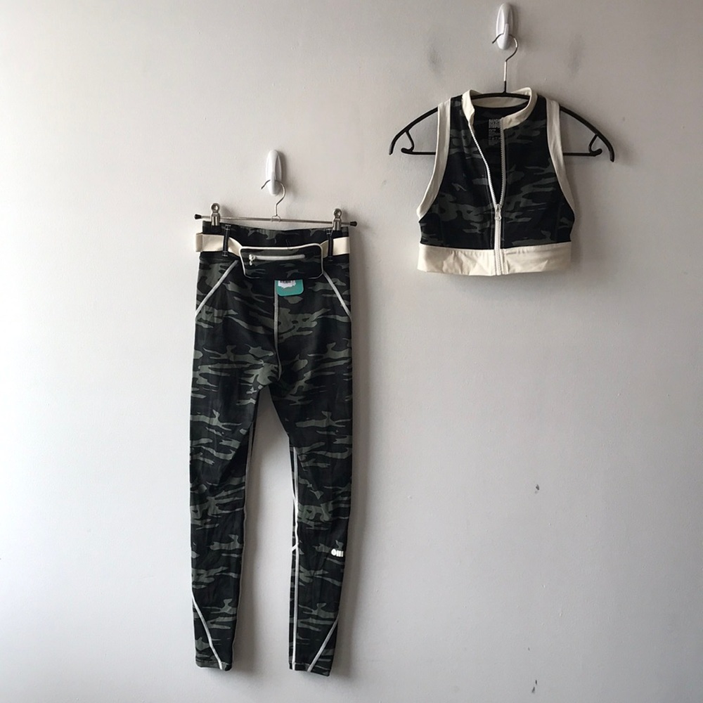 Bandier XXS green camo work out set, leggings & sports brA